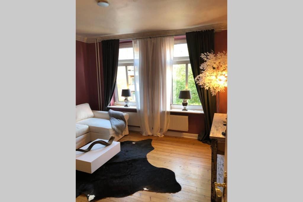 Ferienwohnung Perfekter Altbaucharme in zentraler Lage ! Kiel Exterior foto